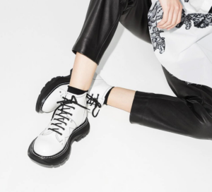 Alternative view of Giày Alexander McQueen Tread Slick Boot 'Ivory Black' 595469-WHZ81-9089