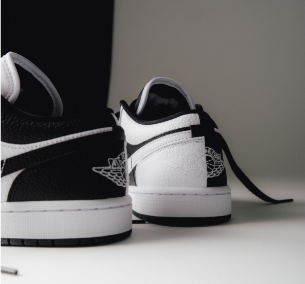 Giày Nike Wmns Air Jordan 1 Low SE Homage 'White Black' DR0502-101 - Ảnh 9