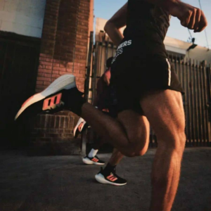 Giay Adidas UltraBoost 22 'Black Flash Orange' GX5464