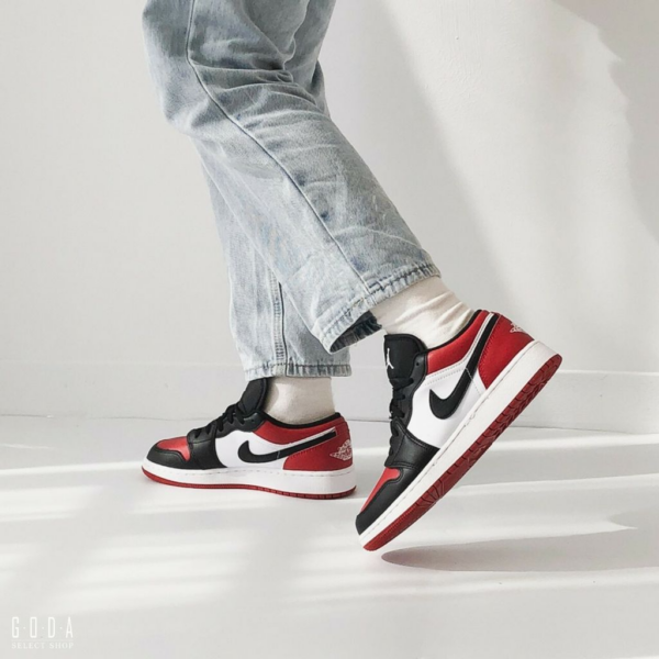 Giày Nike Air Jordan 1 Low GS 'Bred Toe' 553560-612 - Ảnh 4