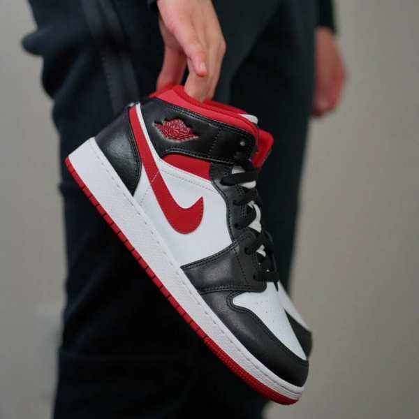 Giày Nike Air Jordan 1 Mid GS 'Black Gym Red' DJ4695-122 - Ảnh 3