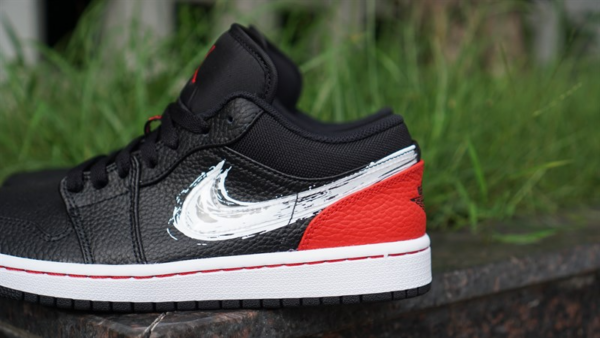 Giày Nike Air Jordan 1 Low 'Brushstroke Swoosh Black Red' DA4659-001 - Ảnh 6