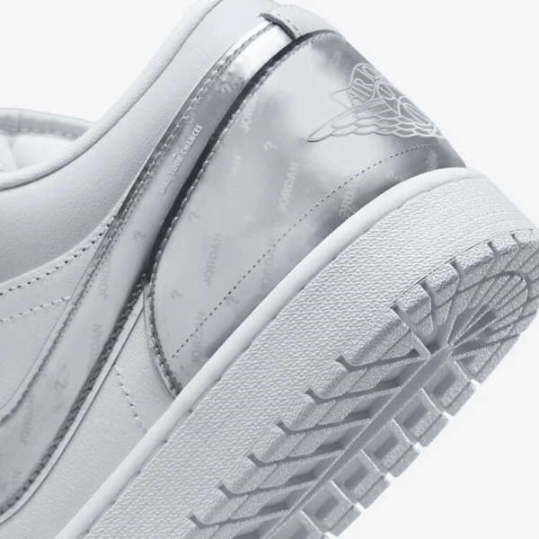 Giay Nike Air Jordan 1 Low 'Lucky Dip' DX6070-101
