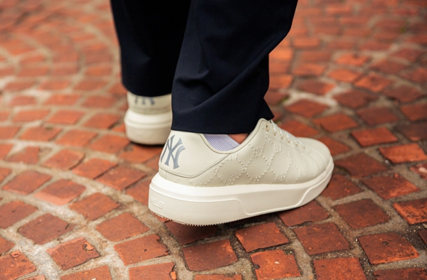 Giày MLB Chunky Classic Mono Embo New York Yankees 3ASXXD41N-50CRS - Ảnh 5