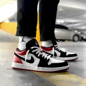 Alternative view of Giày Nike Air Jordan 1 Low GS 'Black Toe' 553560-116