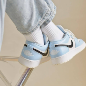 Giay Nike Air Jordan 1 Low GS 'Ice Blue' 554723-401