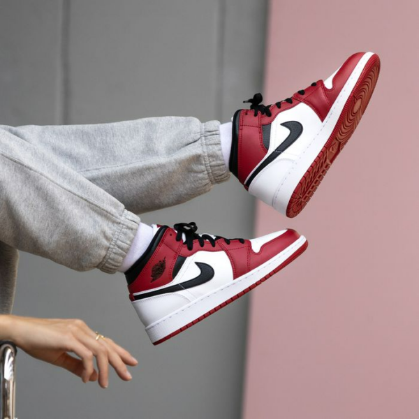 Giày Nike Air Jordan 1 Mid Chicago 'White Toe' 554724-173 - Ảnh 5