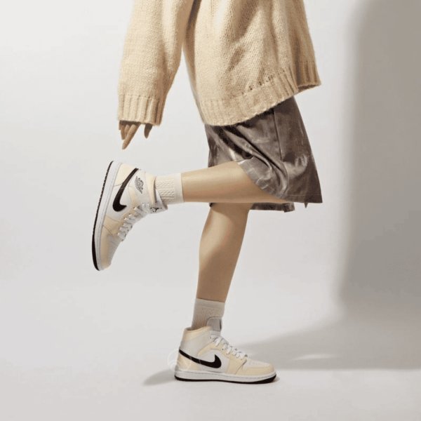 Giày Nike Wmns Air Jordan 1 Mid 'Coconut Milk' BQ6472-121 - Ảnh 2
