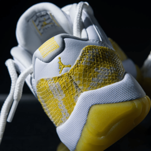 Giay Nike Air Jordan 11 Retro Low 'Yellow Snakeskin' AH7860-107