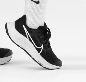 Alternative view of Giày Nike Air Zoom Pegasus 38 'Black White' CZ1815-002