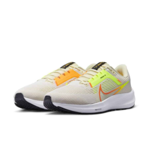 Giay Nike Air Zoom Pegasus 40 ‘Coconut Milk White’ DV3853-101