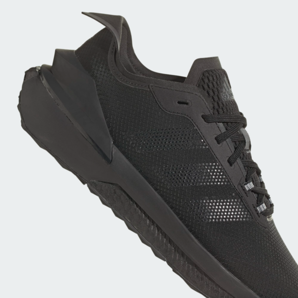 Giay Adidas Avryn 'Black Carbon' HP5982