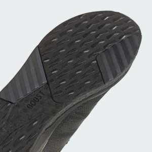 Giay Adidas Avryn 'Black Carbon' HP5982