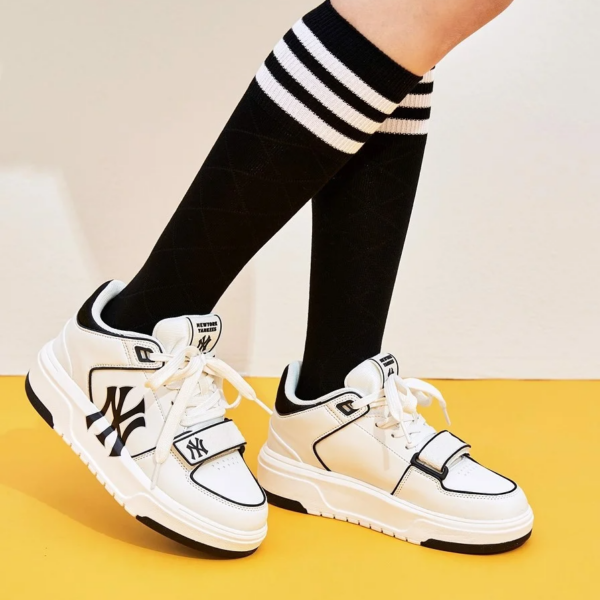 Giay MLB Chunky Mid Liner NY Yankees 'White Black' 3ASXLMB3N-50BKS