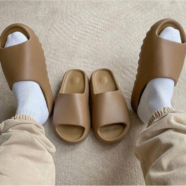 Dép  Adidas Yeezy Slides 'Core' 2021 GW5350 - Ảnh 4