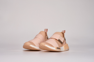 Giay Adidas Wmns NMD R1 Strap 'Halo Blush' GW9469