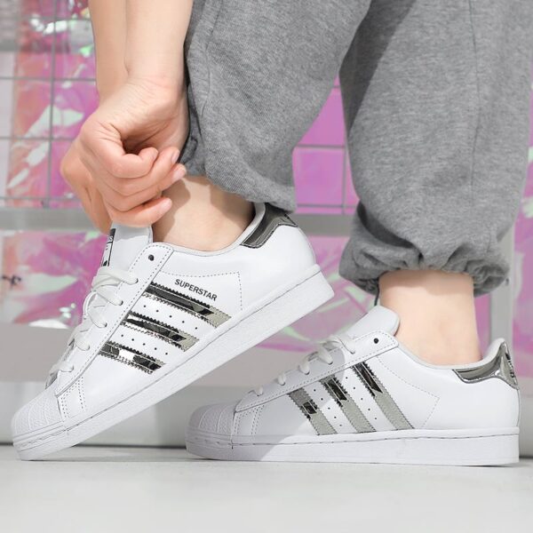 Giày Adidas Wmns Superstar 'Metallic 3 Stripes' FW3915 - Ảnh 5