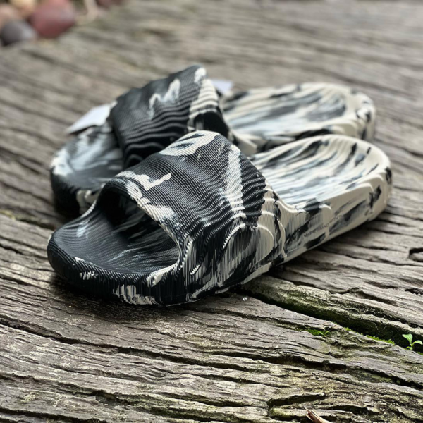 Dép Adidas Adilette 22 'Carbon Aluminum' GX6947 - Ảnh 4