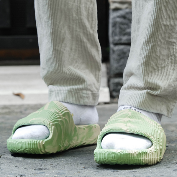 Dép Adidas Adilette 22 Slides 'Magic Lime Desert Sand' GY1597 - Ảnh 3