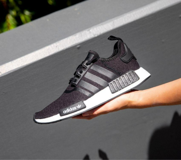 Giay Adidas NMD_R1 'Black' GY3021