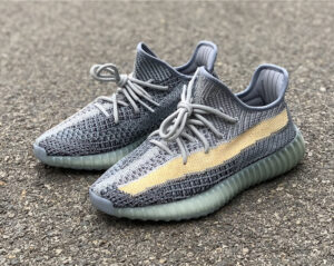 Alternative view of Giày Adidas Yeezy Boost 350 V2 'Ash Blue' GY7657