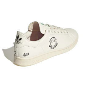 Giay Adidas Stan Smith x Andre Saraiva 'The World Needs Love' GZ2202