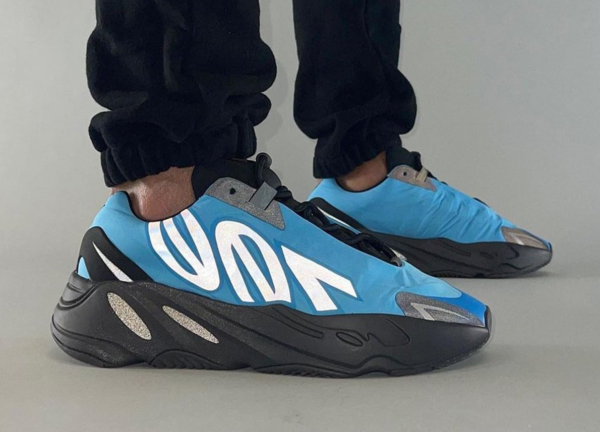 Giày Adidas Yeezy Boost 700 MNVN 'Bright Cyan' GZ3079 - Ảnh 4
