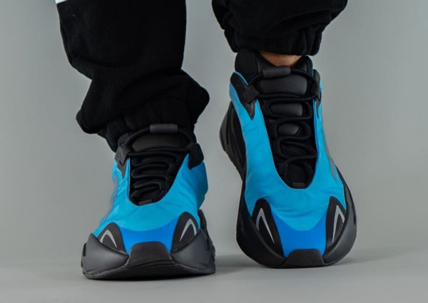 Giày Adidas Yeezy Boost 700 MNVN 'Bright Cyan' GZ3079 - Ảnh 8