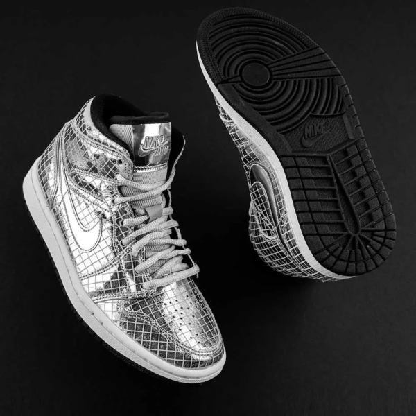 Giày Nike Wmns Air Jordan 1 Mid 'Disco Ball' CU9304-001 - Ảnh 5