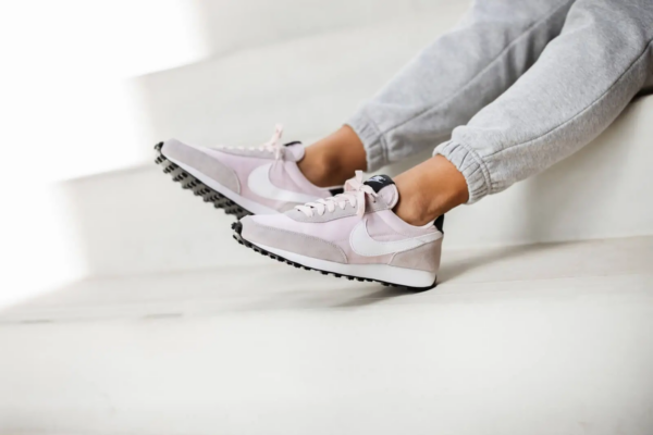 Giày Nike Wmns Daybreak 'Barely Rose' CK2351-601 - Ảnh 4