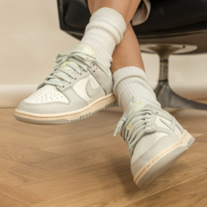Alternative view of Giày  Nike Wmns Dunk Low 'Light Bone' DD1503-107