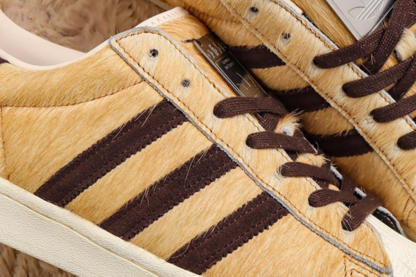 Giay Adidas Atmos x Superstar 'Hachiko' GW3471