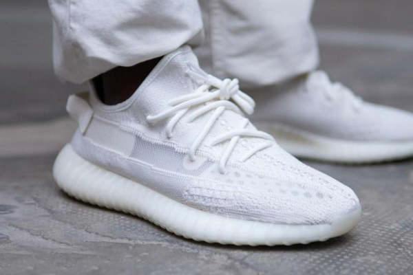 Giay Adidas Yeezy Boost 350 V2 Bone HQ6316