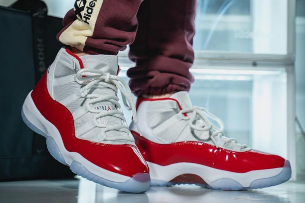 Giày Nike Air Jordan 11 Retro 'Cherry' CT8012-116 - Ảnh 7