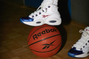 Giay Reebok Question Mid 'Blue Toe' GX0227