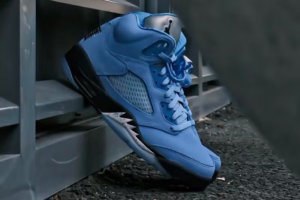 Giay Nike Air Jordan 5 Retro 'University Blue' DV1310-401