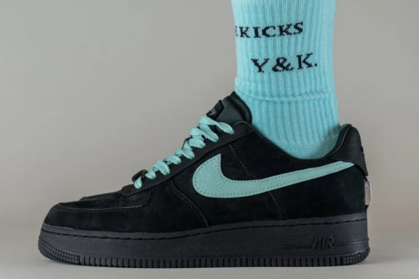 Giay Nike Air Force 1 Low SP 'Tiffany And Co' DZ1382-001