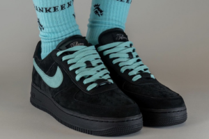 Giay Nike Air Force 1 Low SP 'Tiffany And Co' DZ1382-001