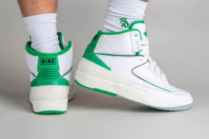 Giay Nike Air Jordan 2 Retro 'Lucky Green' DR8884-103
