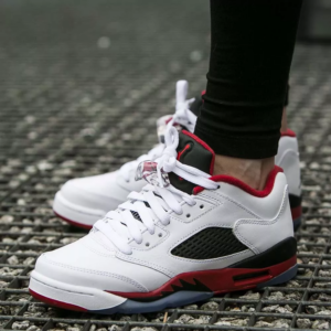 Alternative view of Giày Nike Air Jordan 5 Retro Low GS 'Fire Red' 2016 314338-101