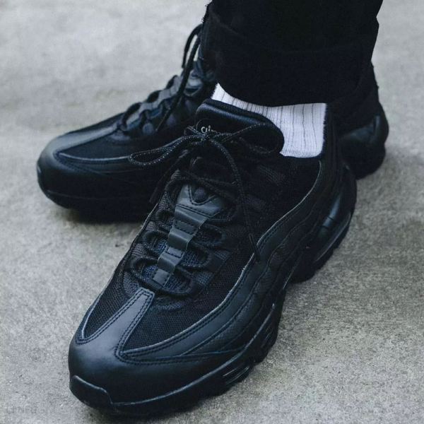 Giày Nike Air Max 95 'Essential Triple Black' CI3705-001 - Ảnh 2
