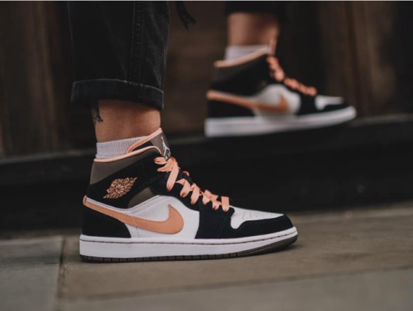 Giày Nike Wmns Air Jordan 1 Mid SE 'Peach Mocha' DH0210-100 - Ảnh 2