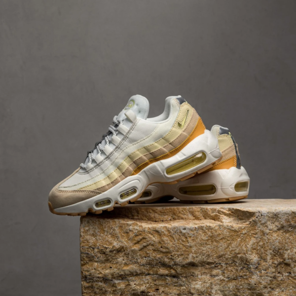 Giày Nike Wmns Air Max 95 'Coconut Milk' DD6622-100 - Ảnh 2