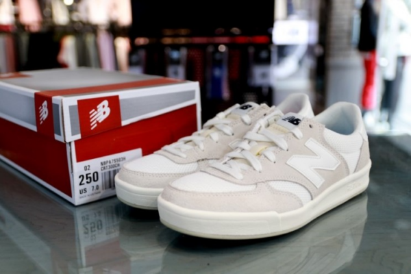 Giày New Balance 300 Suede White CRT300CH - Ảnh 6