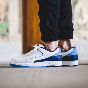 Alternative view of Giày Nike Air Jordan 2 Retro Low 'Midnight Navy' 832819-107