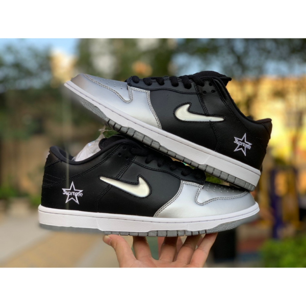 Giày Nike Supreme x Dunk SB Low QS 'Metallic Silver' CK3480-001 - Ảnh 4