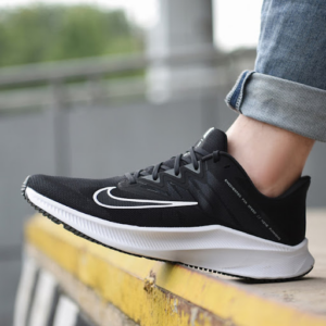 Alternative view of Giày Nike Quest 3 'Black White' CD0230-002