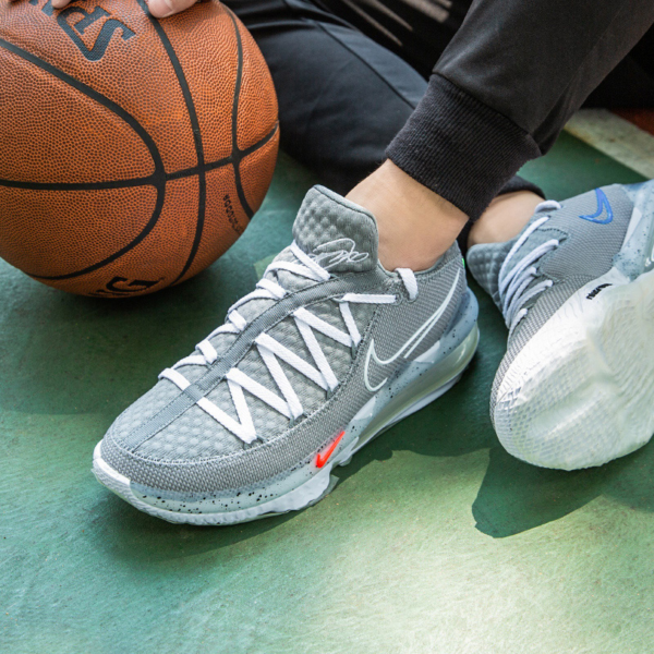 Giày Nike LeBron 17 Low EP 'Particle Grey' CD5006-004 - Ảnh 2