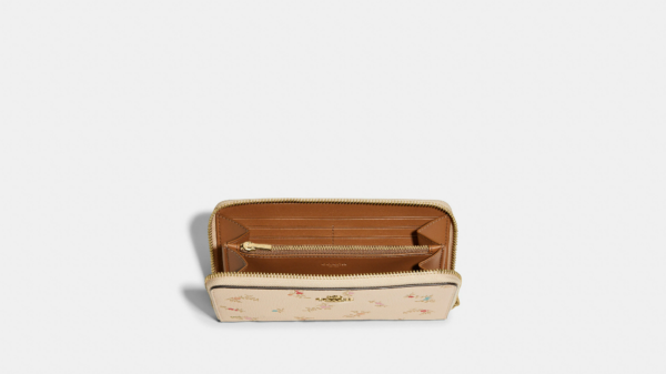 Vi Coach Accordion Antique Floral Print 'Ivory' C7185