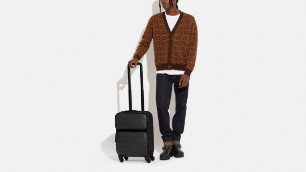 Vali Coach Wheeled Carry On In Signature 'Black' CE180-CHR